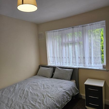 Linday'S Flat 2 Bedroom House Birmingam Exterior foto